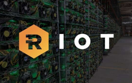 Riot Platforms Calls for Special Meeting to Overhaul Bitfarms Board